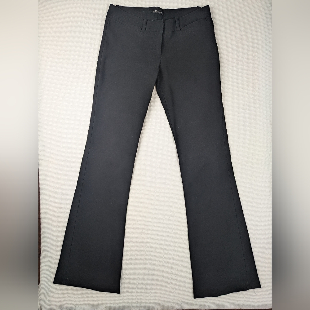 Sophisticated Black Mid-Rise Y2K Flare Trousers With Front And Back Pockets